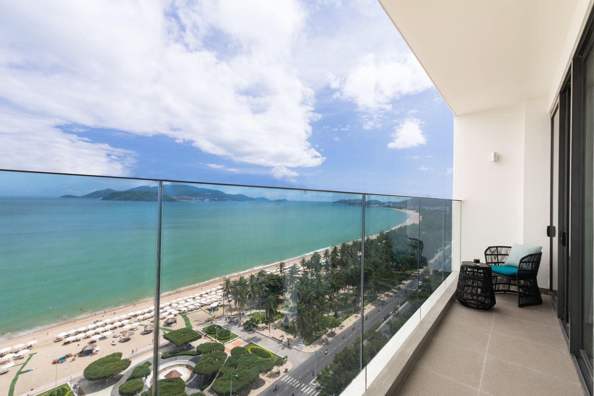 Citadines Bayfront Nha Trang Aparthotel Exterior photo