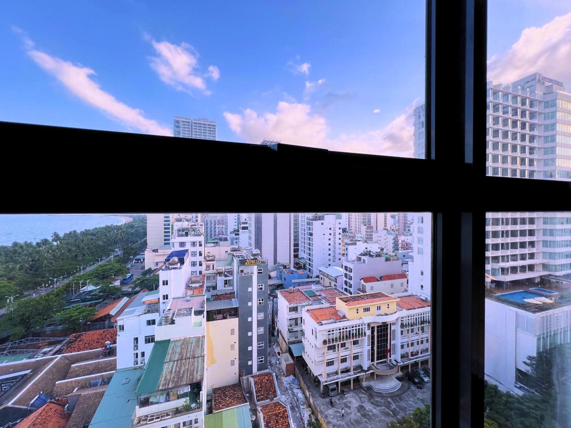 Citadines Bayfront Nha Trang Aparthotel Exterior photo