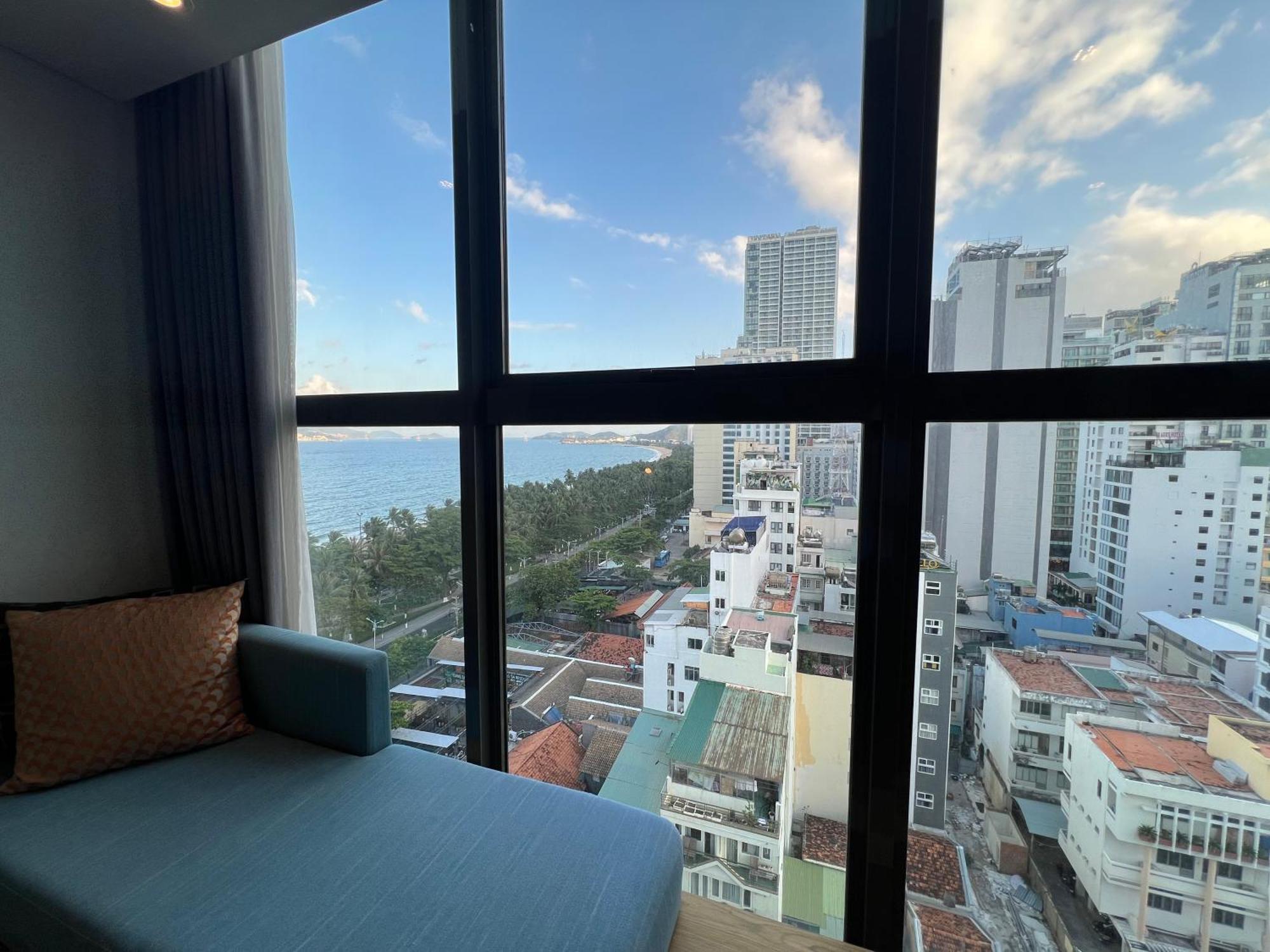 Citadines Bayfront Nha Trang Aparthotel Exterior photo